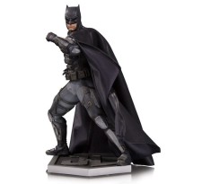 Justice League Movie Statue Tactical Suit Batman 33 cm